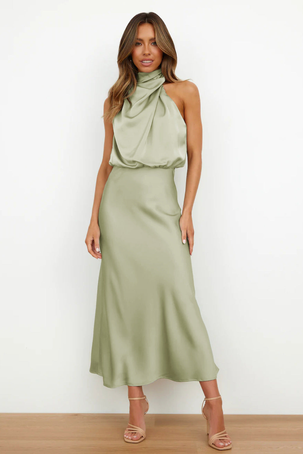 Klaudija - Elegante midi jurk met asymmetrische ronde halslijn